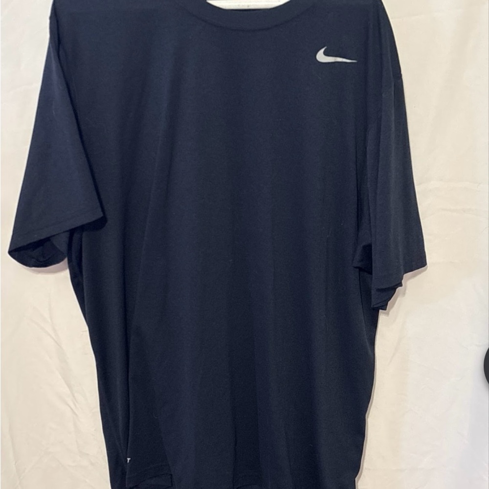 Nike Men's Black Short Sleeve Tee